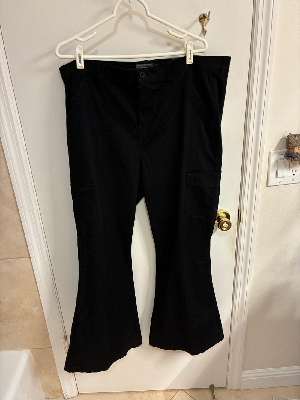 torrid Black Boot-Cut Cargo Flare Pants Sz 18R
